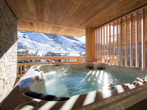 %strongStart%Aquatic%strongEnd% area