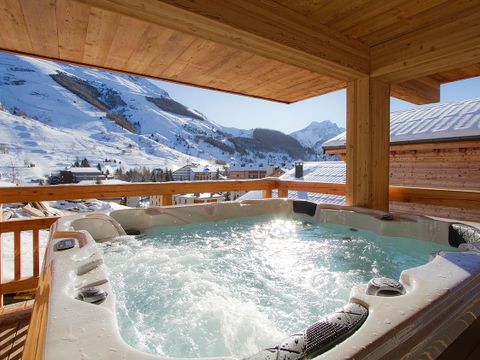 %strongStart%Aquatic%strongEnd% area