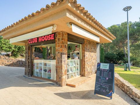 Camping Castell Montgri - Girona