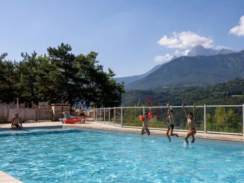 Camping Le Champ Long - Isère