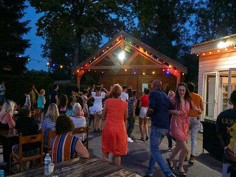 Camping  Le Parc des Roches - Essonne 