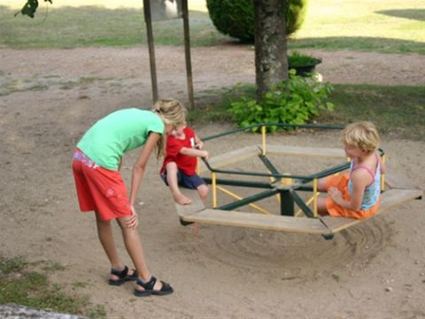 Camping Château de la Rolandière - Indre-et-Loire