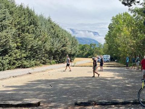 Camping De Chamarges - Drome