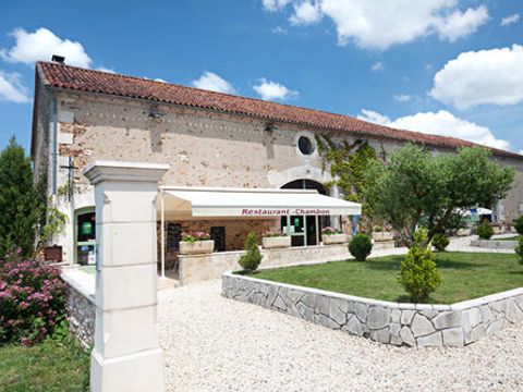 Camping Les Gorges Du Chambon - Ciela Village - Charente