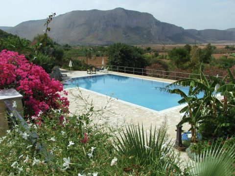 %strongStart%Aquatic%strongEnd% area