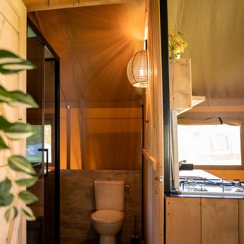 CANVAS AND WOOD TENT 4 people - including sanitary facilities