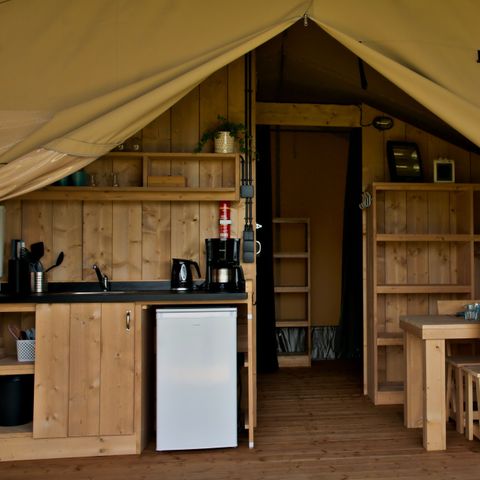 CANVAS AND WOOD TENT 4 people - including sanitary facilities