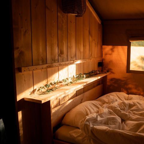 Canvas and wooden tent 6 persons - Forest Lodge incl. sanitary facilities