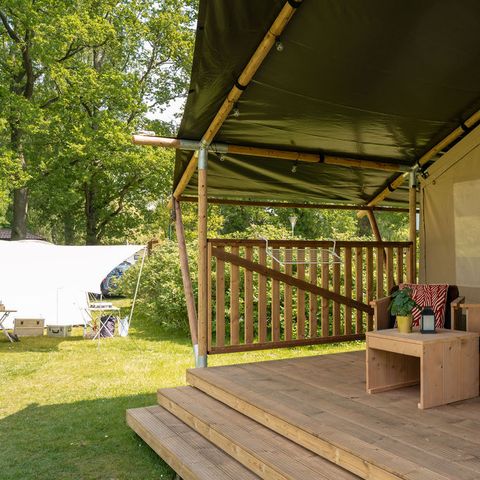 Canvas and wooden tent 4 persons - Lake Lodge incl. sanitary facilities