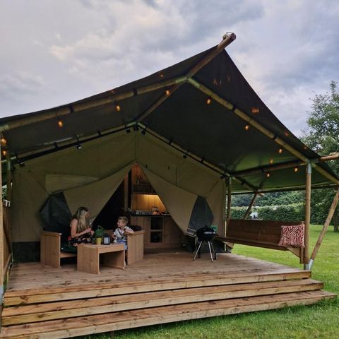 Canvas and wooden tent 4 persons - Forest Lodge incl. sanitary facilities