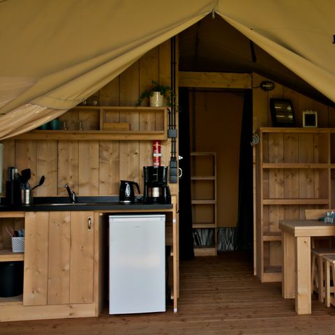 Canvas and wooden tent 4 persons - including sanitary facilities