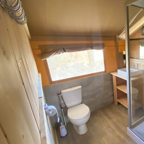 Canvas and wooden tent 4 persons - including sanitary facilities