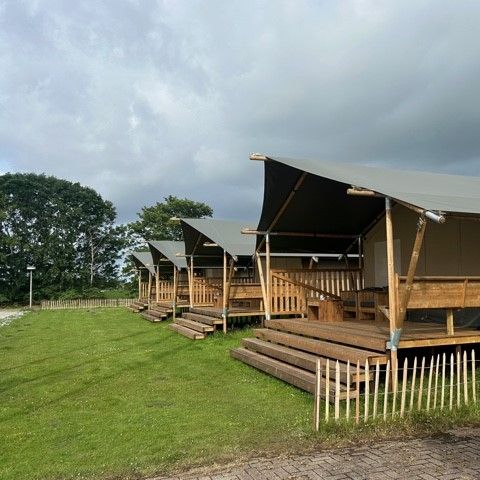 Canvas and wooden tent 4 persons