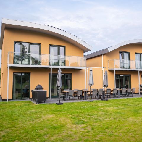 HOUSE 20 people - 20L