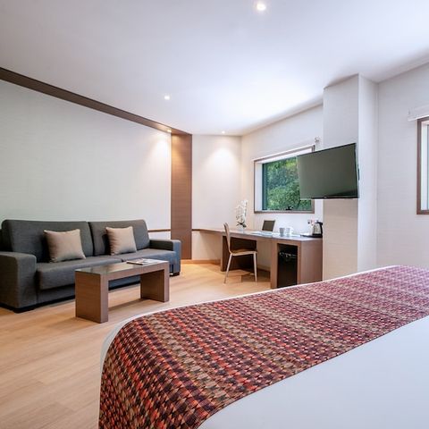 BEDROOM 2 people - Hotel room Junior Suite (2 adults + 2 children)