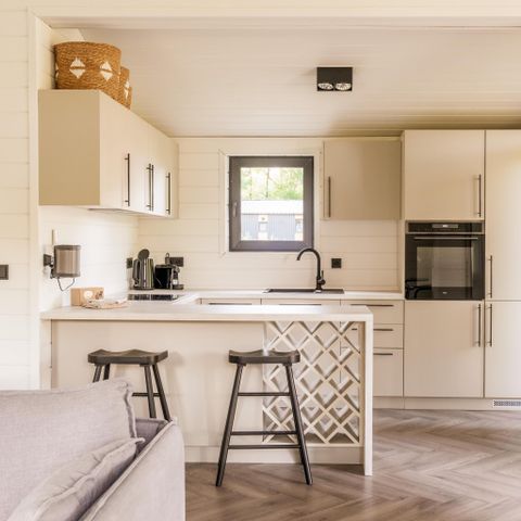 CHALET 5 people - Lake House Scandi with hot tub
