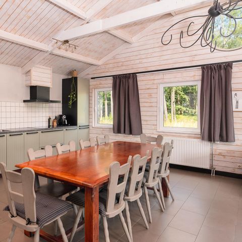HOUSE 18 people - Family house with hot tub + Log cabins