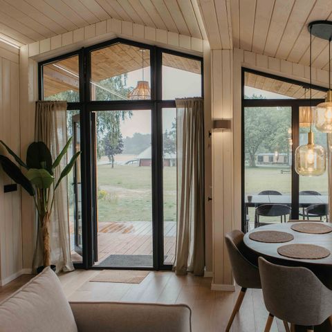 LODGE 5 people - Panorama Lake House Scandi with hot tub