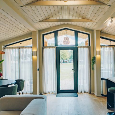 Lodge 4 persons - Beach View Scandi with hot tub