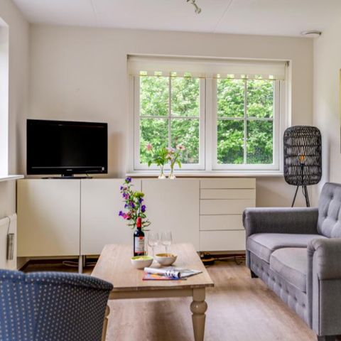 HOUSE 4 people - Song thrush Basic