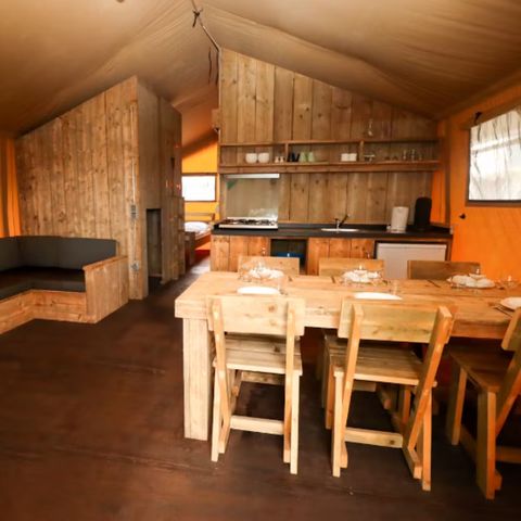 CANVAS AND WOOD TENT 8 people - Campsite Liefrange - Safari tent