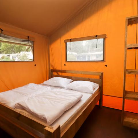 CANVAS AND WOOD TENT 8 people - Campsite Liefrange - Safari tent