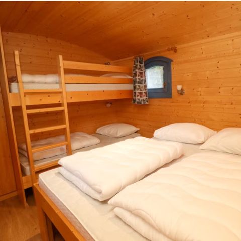 UNUSUAL ACCOMMODATION 4 people - Pipowagen