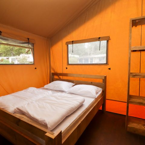 Canvas and wooden tent 8 persons - Campsite Liefrange - Safari tent