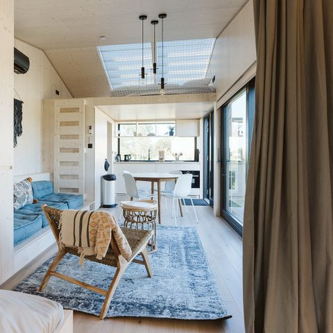 UNUSUAL ACCOMMODATION 4 people - Backer C15