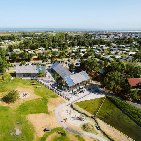 UNUSUAL ACCOMMODATION 4 people - Wraphouse Bear