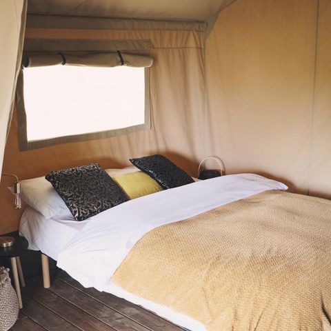 Canvas and wooden tent 4 persons