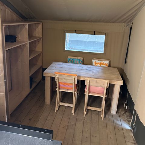 Canvas and wooden tent 4 persons - including sanitary facilities
