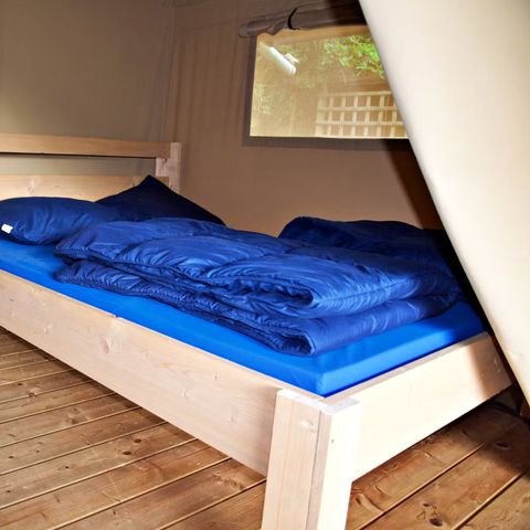 CANVAS AND WOOD TENT 6 people