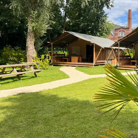 CANVAS AND WOOD TENT 5 people - including toilet