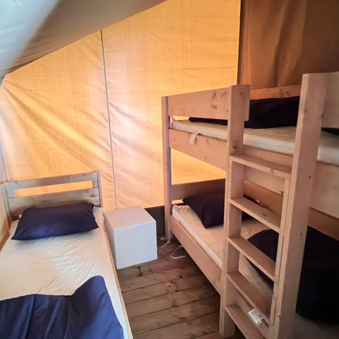 Canvas and wooden tent 5 persons - including toilet