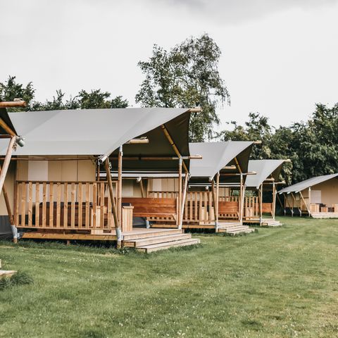 Canvas and wooden tent 6 persons - Incl. toilet