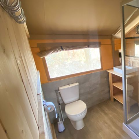 Canvas and wooden tent 4 persons - including sanitary facilities