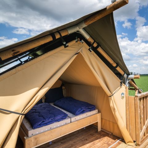 CANVAS AND WOOD TENT 2 people - including sanitary facilities