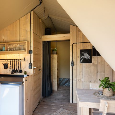 Canvas and wooden tent 4 persons - including sanitary facilities