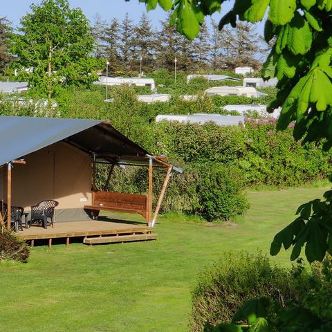 Canvas and wooden tent 4 persons