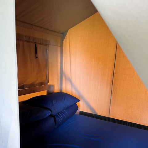 Canvas and wooden tent 4 persons