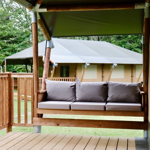 CANVAS AND WOOD TENT 6 people - including sanitary facilities