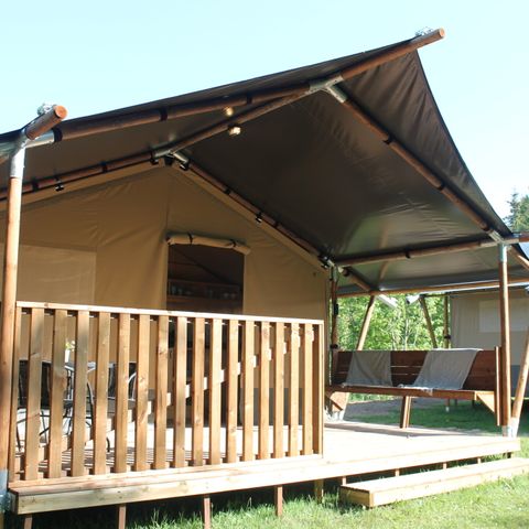 Canvas and wooden tent 4 persons - including sanitary facilities