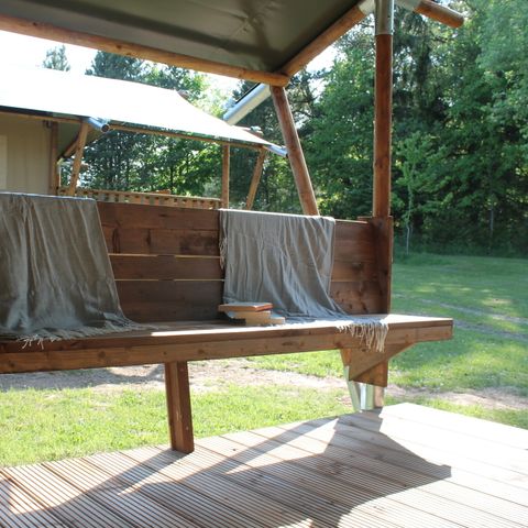 Canvas and wooden tent 4 persons - including sanitary facilities