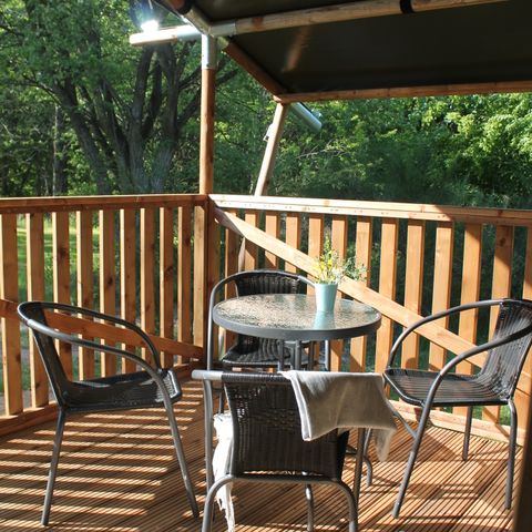 Canvas and wooden tent 4 persons - including sanitary facilities