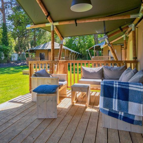 CANVAS AND WOOD TENT 7 people - including sanitary facilities