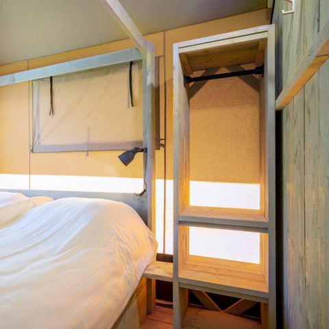 CANVAS AND WOOD TENT 7 people - including sanitary facilities