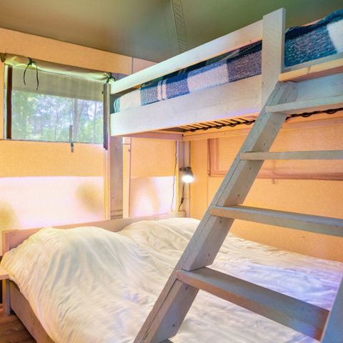 CANVAS AND WOOD TENT 7 people - including sanitary facilities