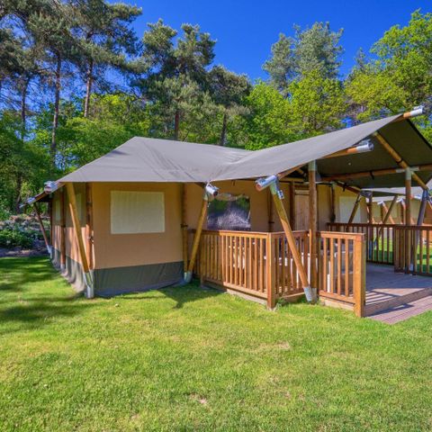 CANVAS AND WOOD TENT 7 people - including sanitary facilities