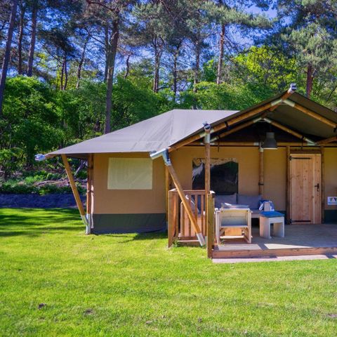 CANVAS AND WOOD TENT 7 people - including sanitary facilities